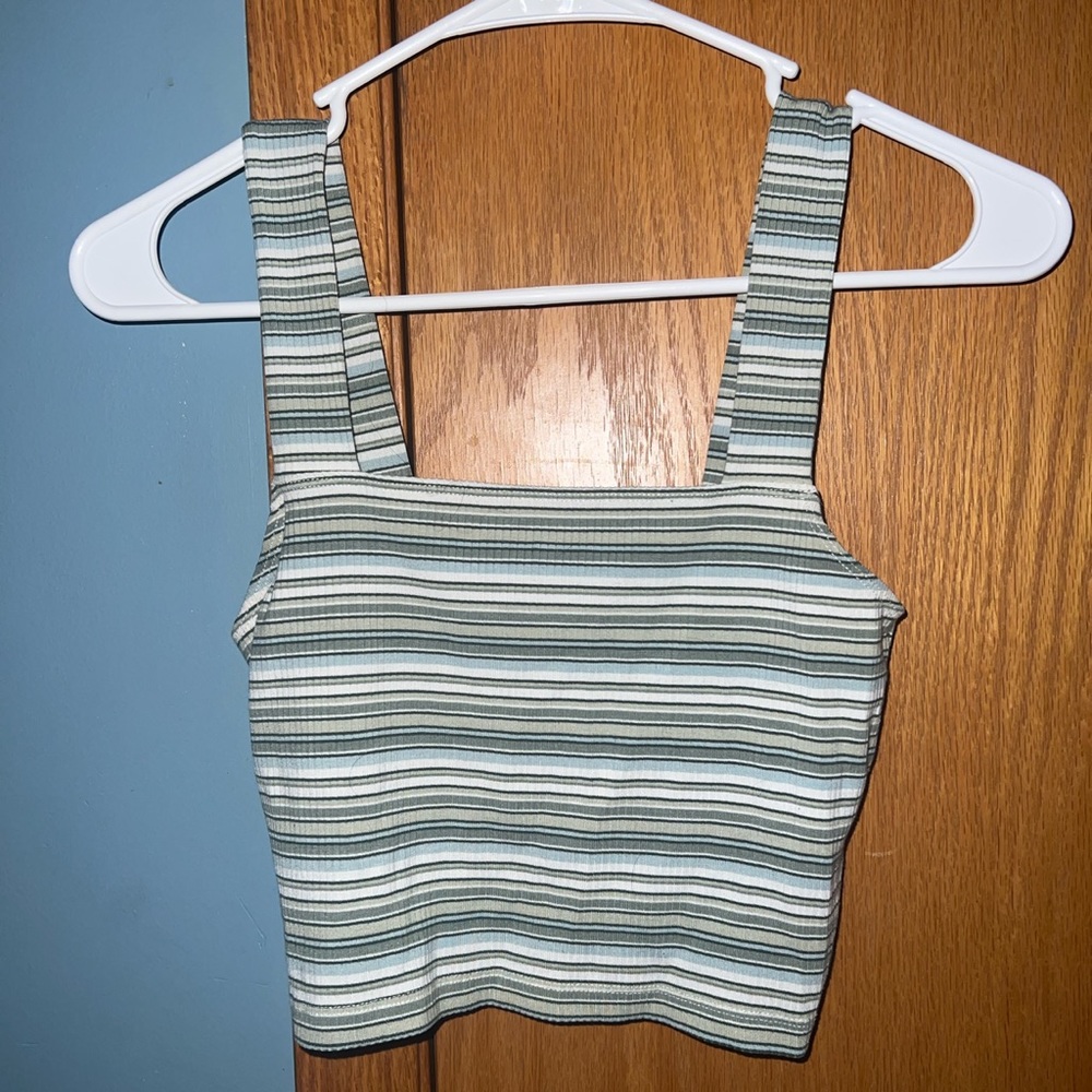 womens green tank top
